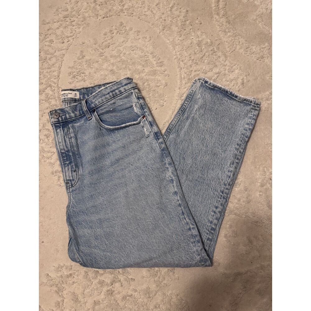 Abercrombie & Fitch Ultra High Rise 90s Straight Jean size 32